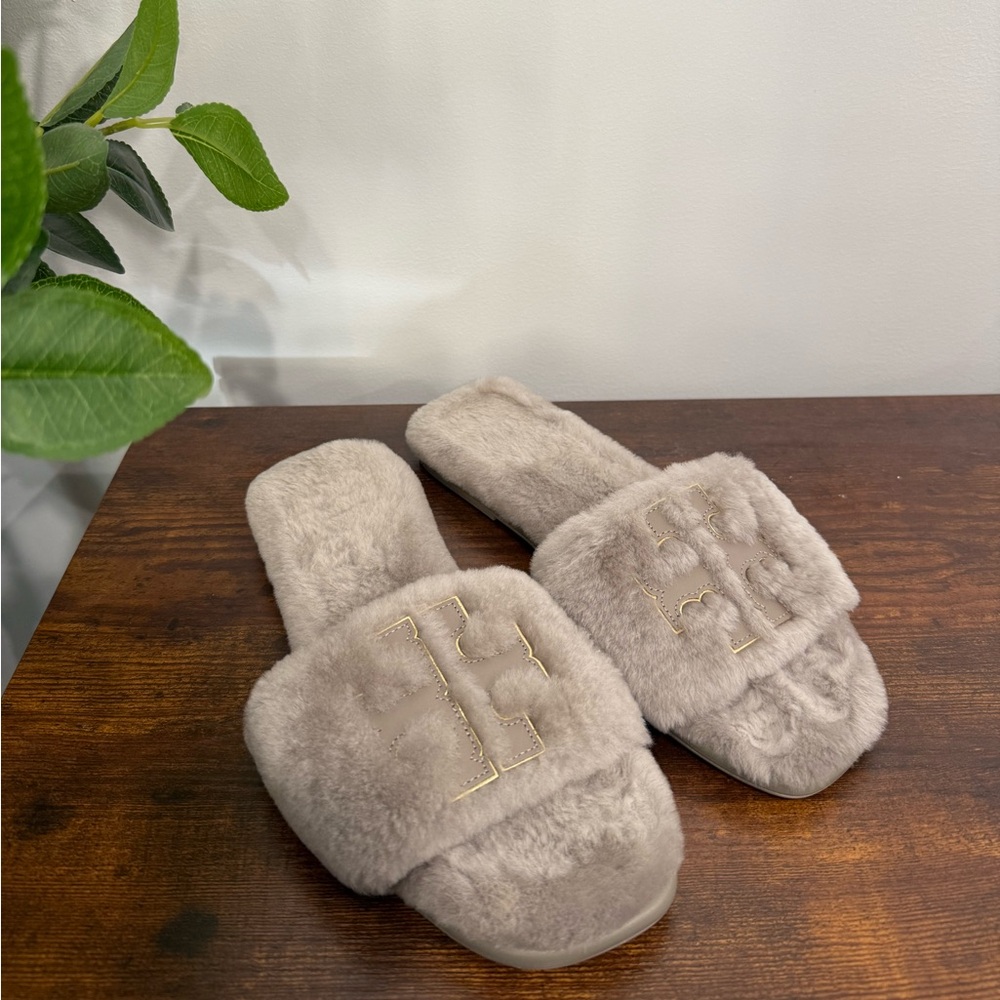 Tory Burch Double T Shearling Slide Sandal Gray Heron/Gold - Picture 4 of 7
